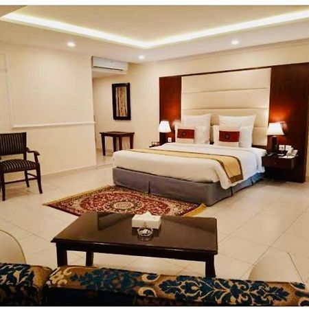 Hotel New Mid City ملتان المظهر الخارجي الصورة