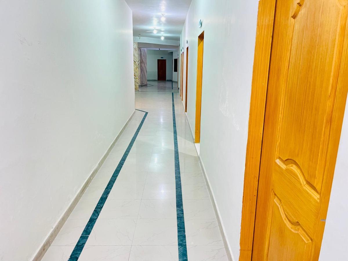 Hotel New Mid City ملتان المظهر الخارجي الصورة