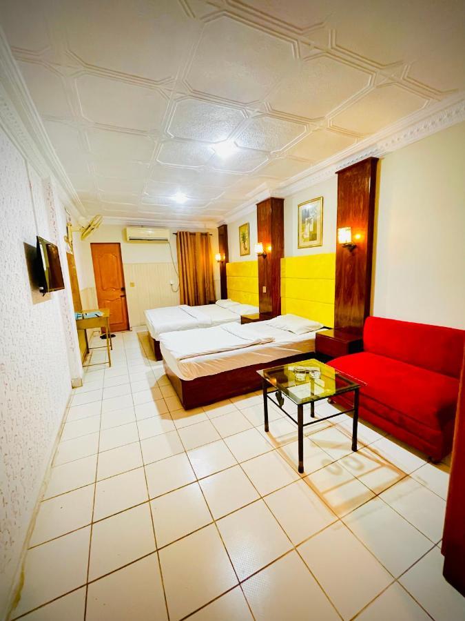 Hotel New Mid City ملتان المظهر الخارجي الصورة